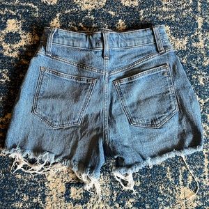 The curvy perfect jean short